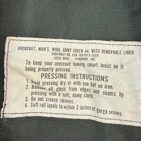 Vintage 70s Men's 44 Wool Army Green Coat with Removable Liner - Picture 8 of 11